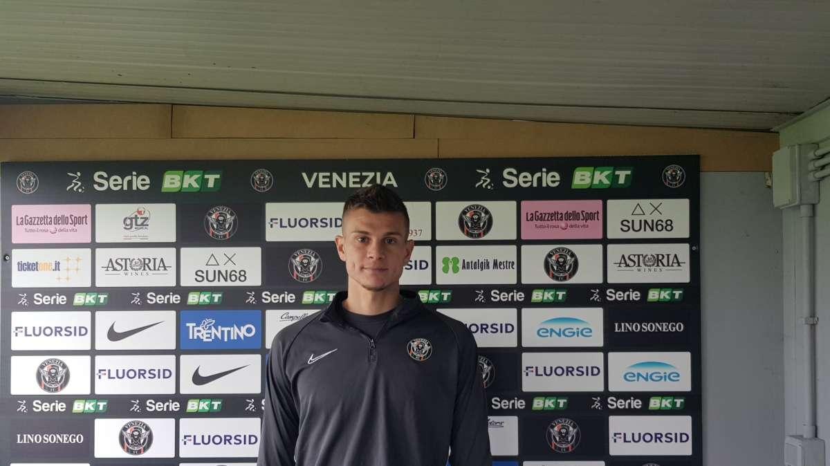 Longo, conferenza: "In Spagna ho segnato parecchio, ognuno ha il suo percorso"