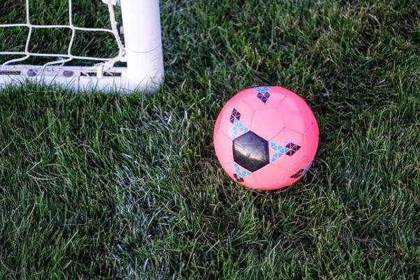 Perché il Milan è uno dei club più forti di sempre? Viaggio tra record e curiosità divertenti