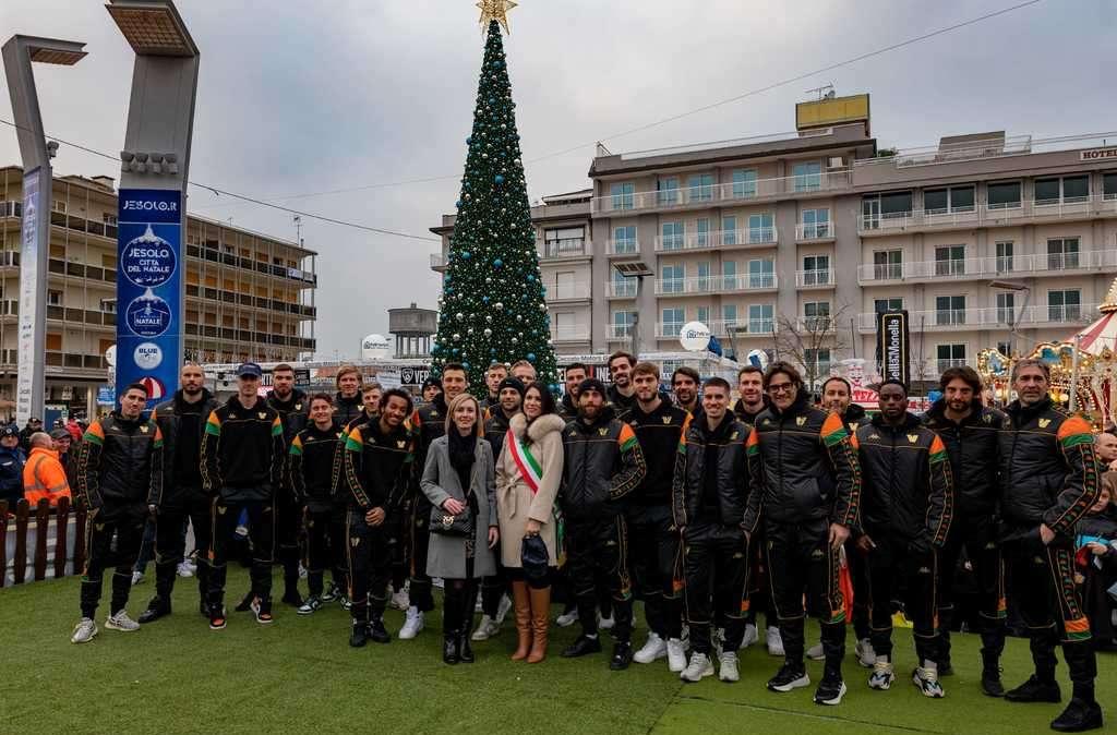 Presentazione a Jesolo, Antonelli: "Cercheremo di proporre un calcio propositivo fatto di valori ed attaccamento a questi colori"