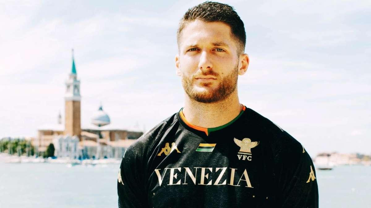 Thomas Henry: centimetri e gol per scalare l'Everest