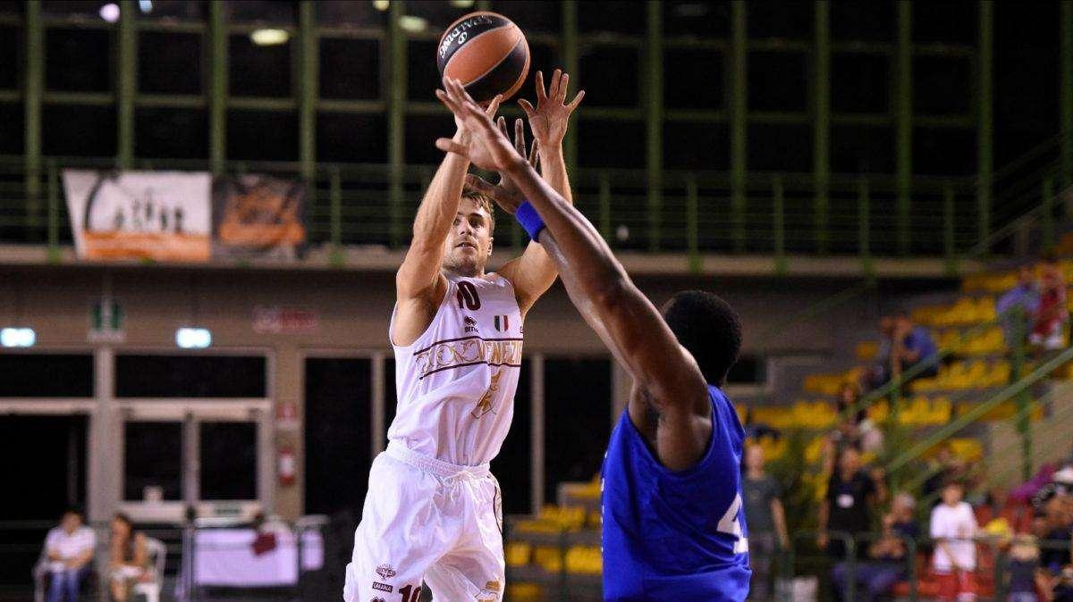 Il Torneo Lovari va all'Efes, la Reyer stavolta perde di misura (66-71)
