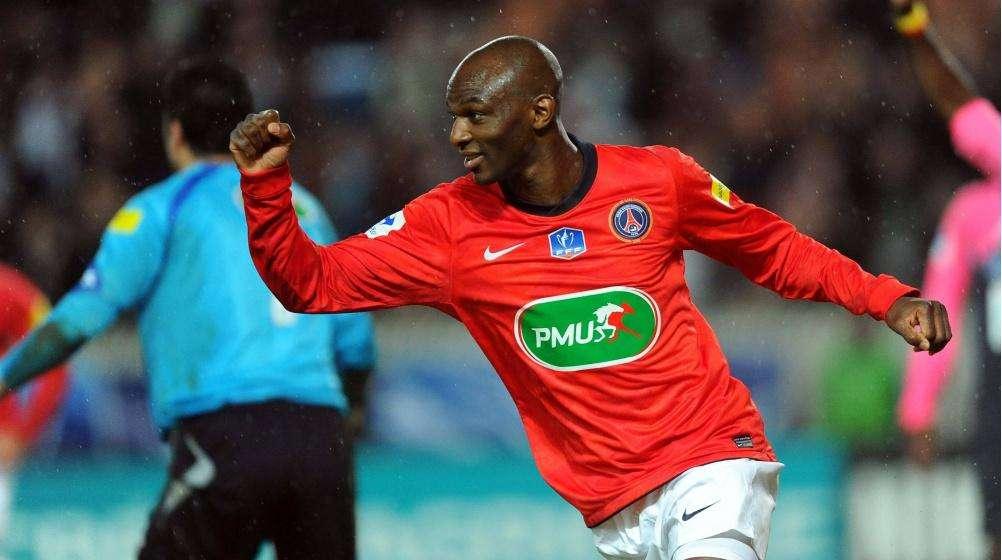 L'ex Inter e PSG, oggi allenatore, Zoumana Camara in visita al Taliercio