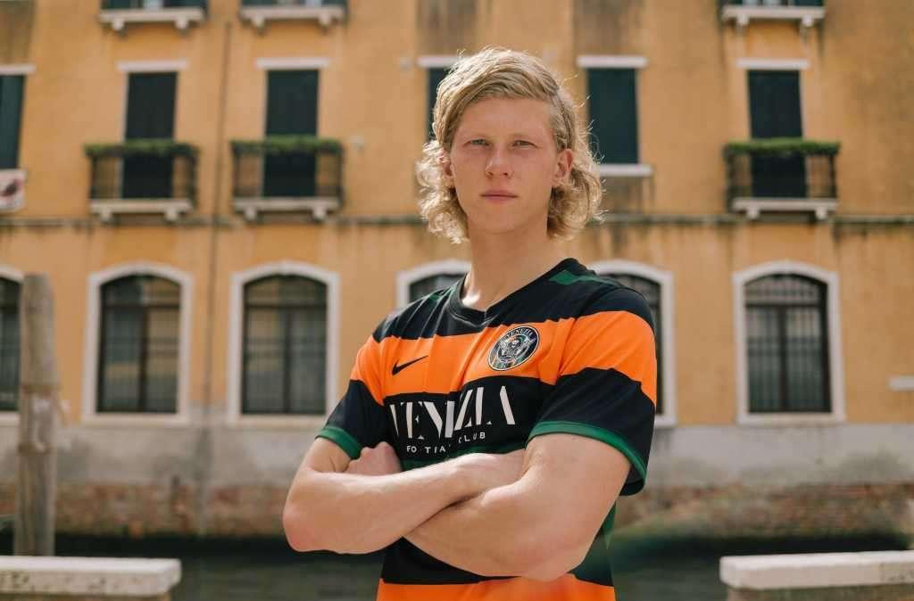 UFFICIALE: il nazionale islandese Karlsson ha firmato un triennale