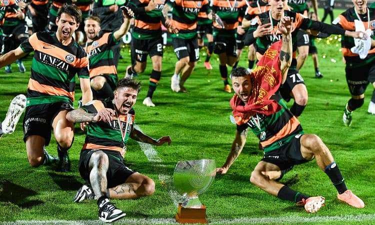 "L'Unione è forte e vincerà!", cori dei tifosi del Venezia (pre finale col Cittadella)