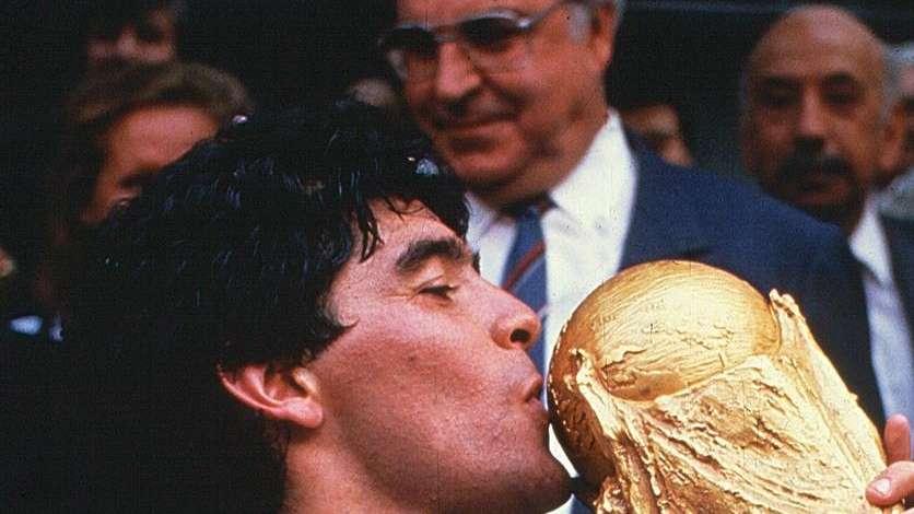 Il mondo del calcio scosso nelle fondamenta: è morto Diego Maradona