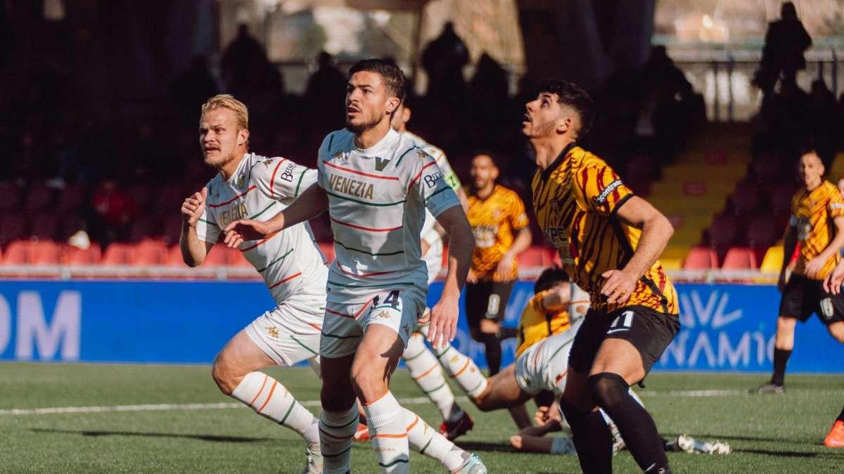 Serie B, la classifica, il Venezia si tira fuori momentaneamente dalla zona rossa