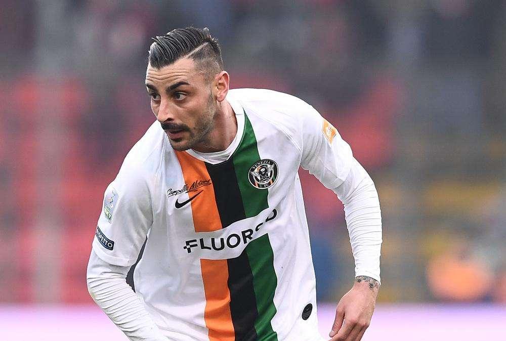 Montalto passa ufficialmente al Bari scendendo di categoria