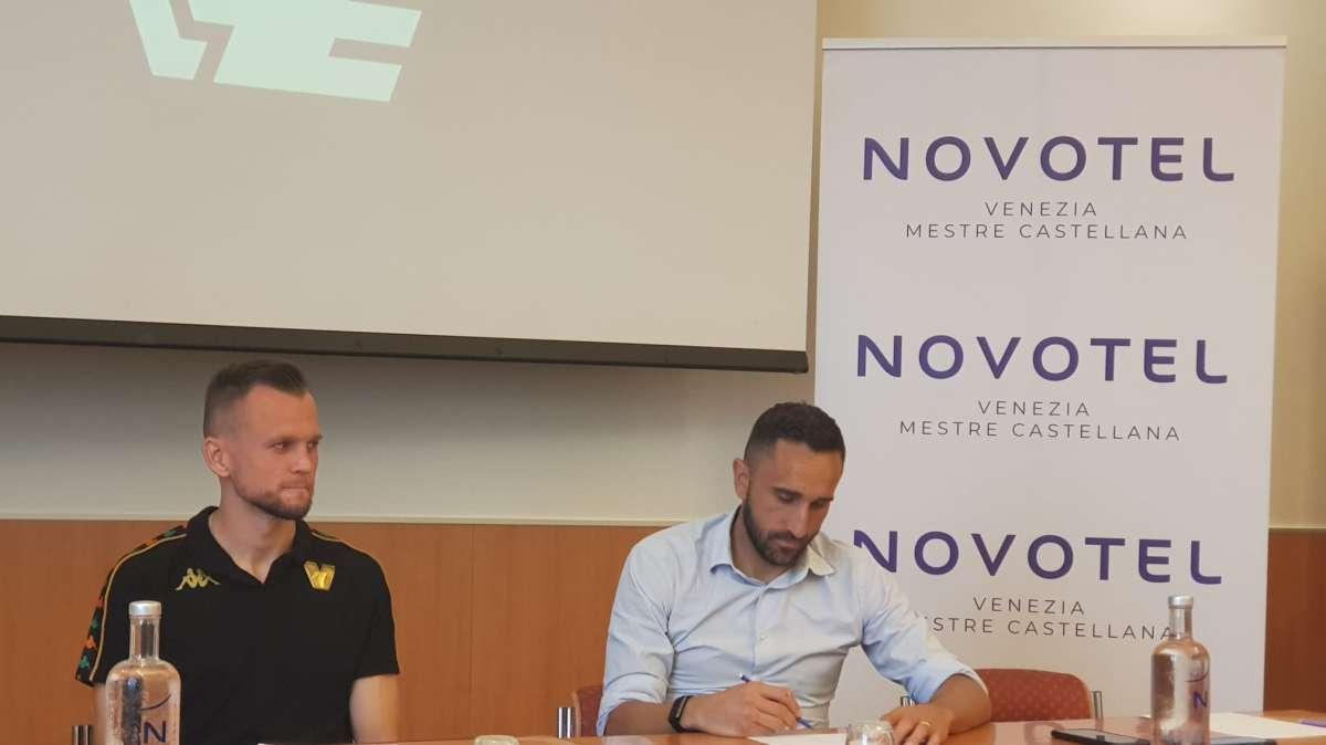 Cheryshev: "Ho scelto il Venezia per aiutare la squadra e giocare il più possibile, felice del risultato di oggi"
