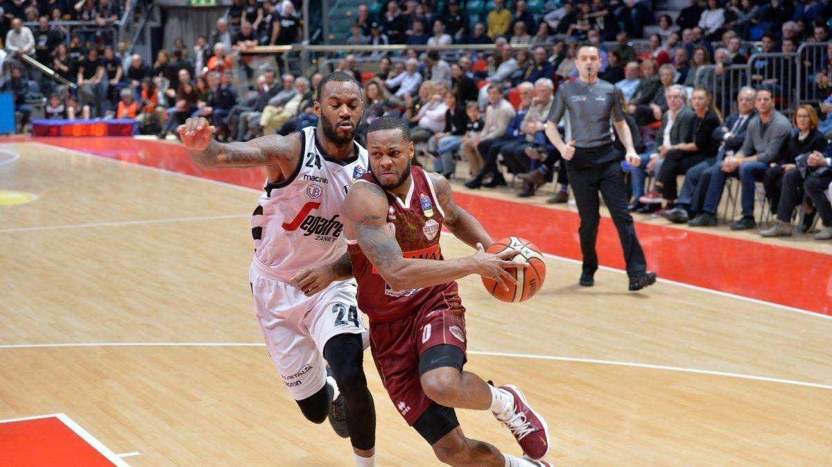 La Reyer sbanca il PalaDozza, Bologna cade per 76-77