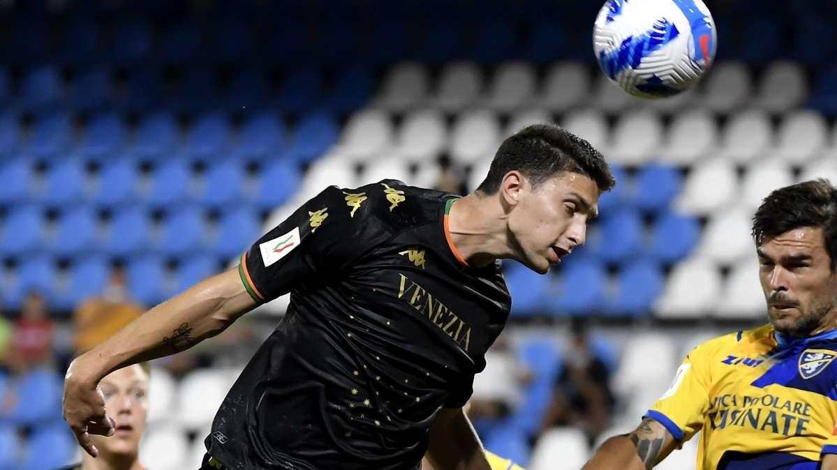 Venezia-Inter, PAGELLE, Caldara spicca su tutti in fase difensiva, Okereke si vede poco, Johnsen sbaglia tanto