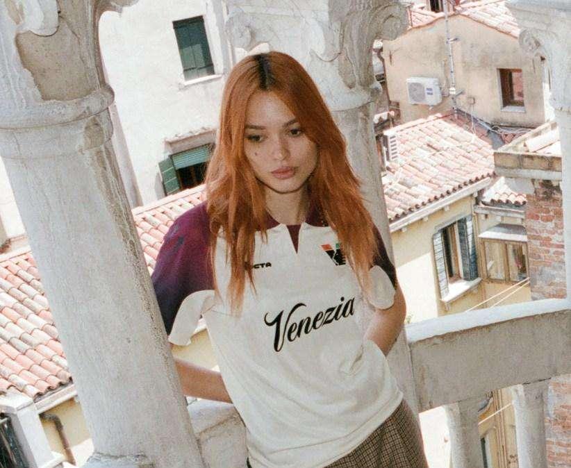 Venezia, presentata la divisa away per la stagione 2025/2026