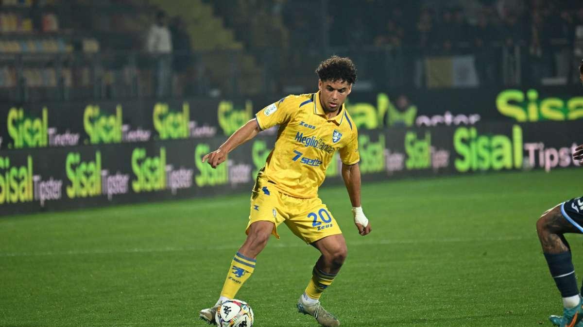 Frosinone, Ferrari (ag. Ghedjemis): "E' rimasto perché vuole chiudere la stagione con la promozione"