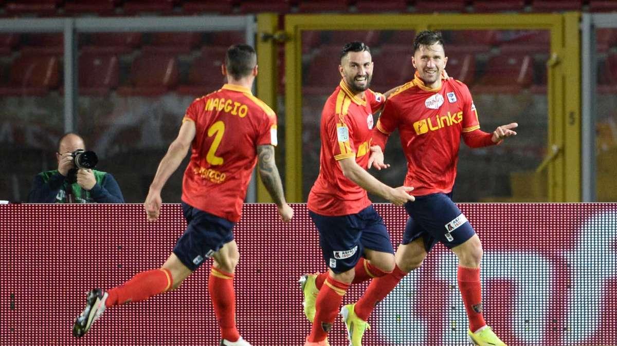 I risultati della Serie B: il Monza non sa più vincere, la SPAL fa il colpaccio a Lecce