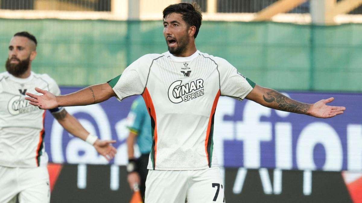 UFFICIALE - Venezia, Ellertsson passa al Genoa ma resta fino a giugno in laguna