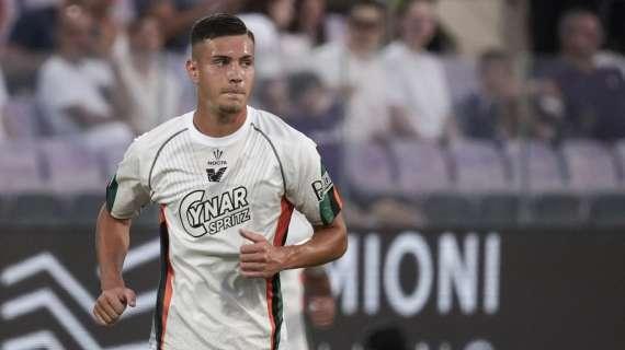 Ex Venezia, Raimondo resta in Serie B: passa in prestito al Frosinone
