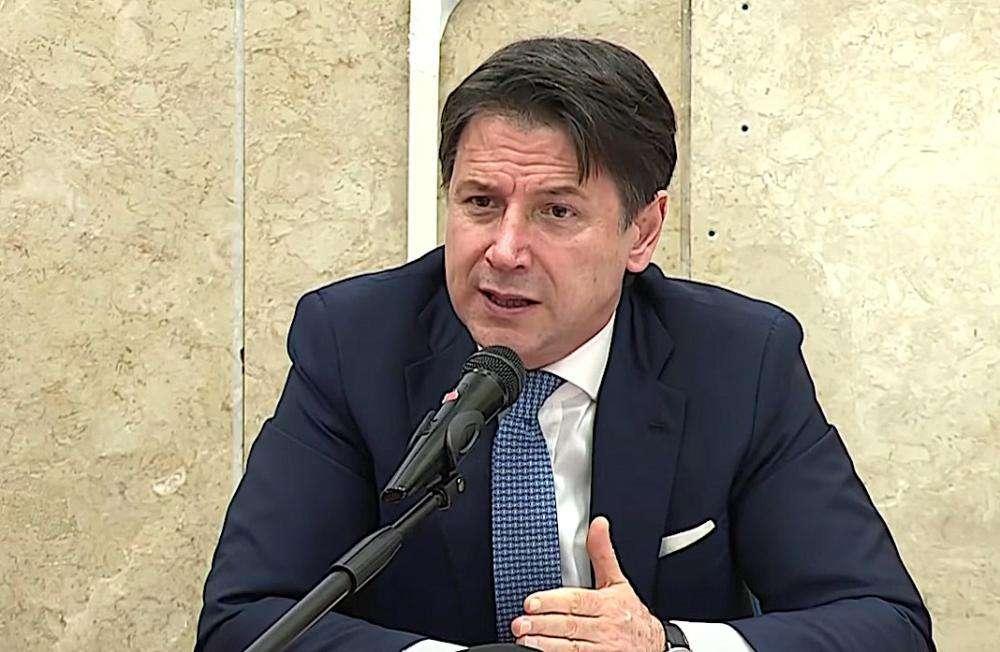 Conte: "Nostra risposta forse non perfetta, ma valida. Non so quando finirà il lockdown"