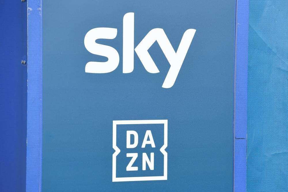Dazn, è bufera: gli utenti denunciano la pessima qualità