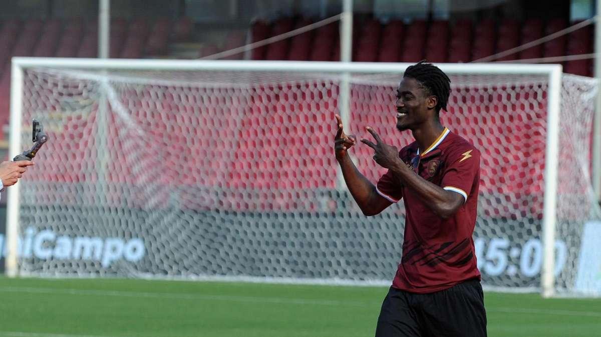 Lotta salvezza, la Salernitana ufficializza il ritorno di Gondo