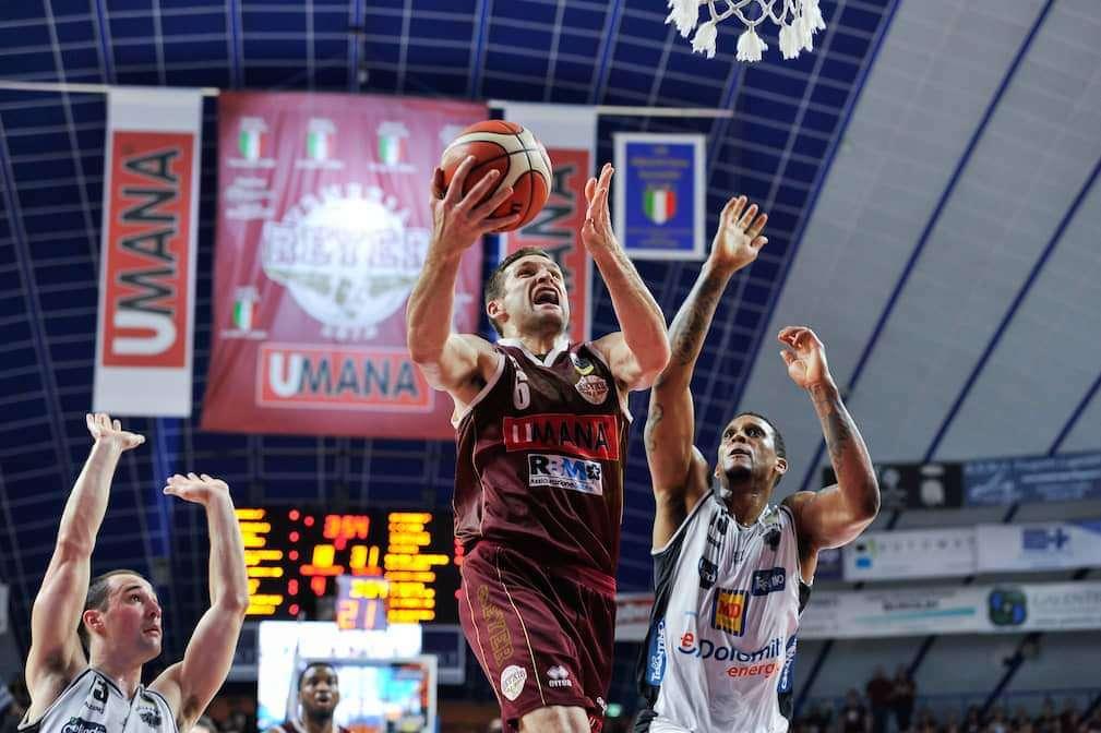 La Reyer ce la fa, Trento cade per 87-62