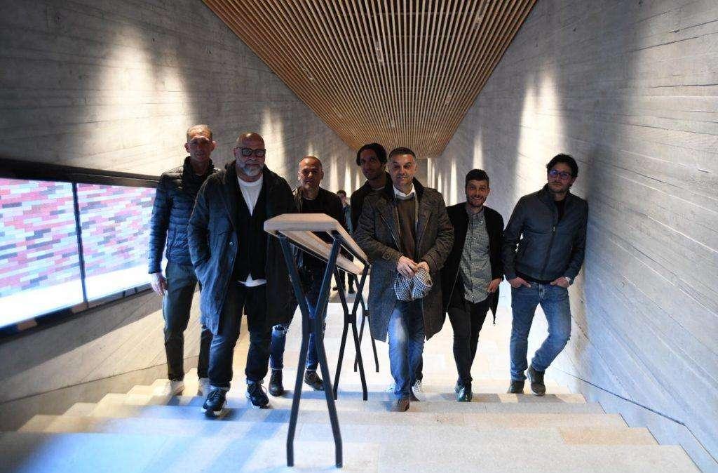 Incontro ieri tra Cosmi, lo staff tecnico e i tifosi