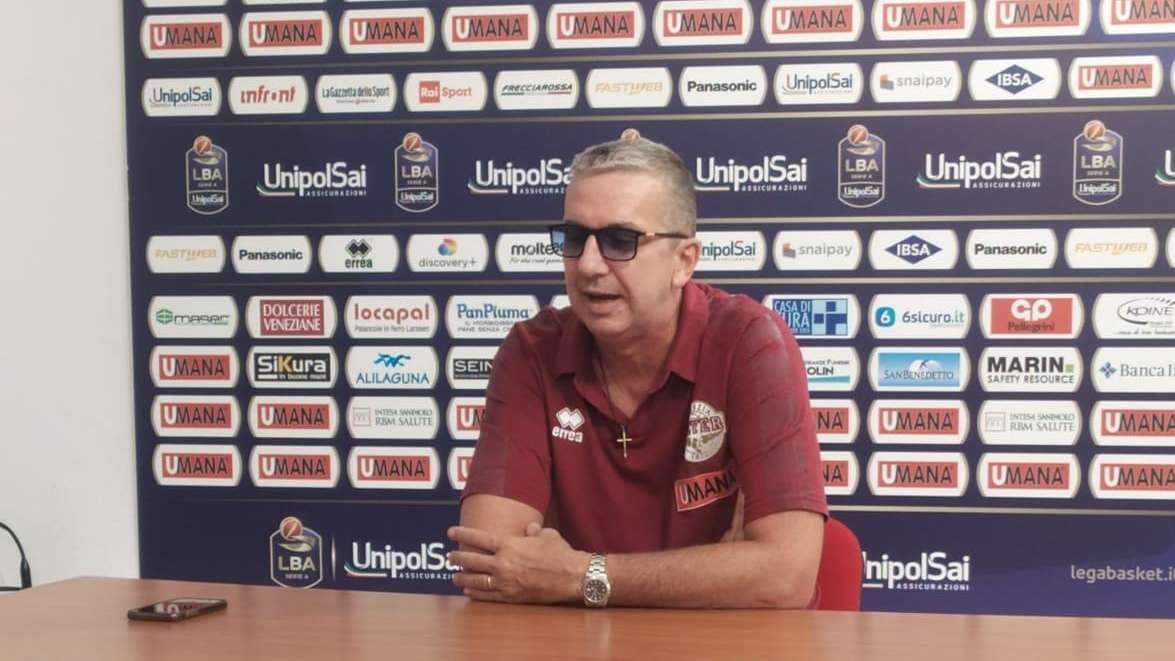 De Raffaele: "Brindisi è un avversario difficile perché sa giocare sia a campo aperto, sia con grande fisicità"