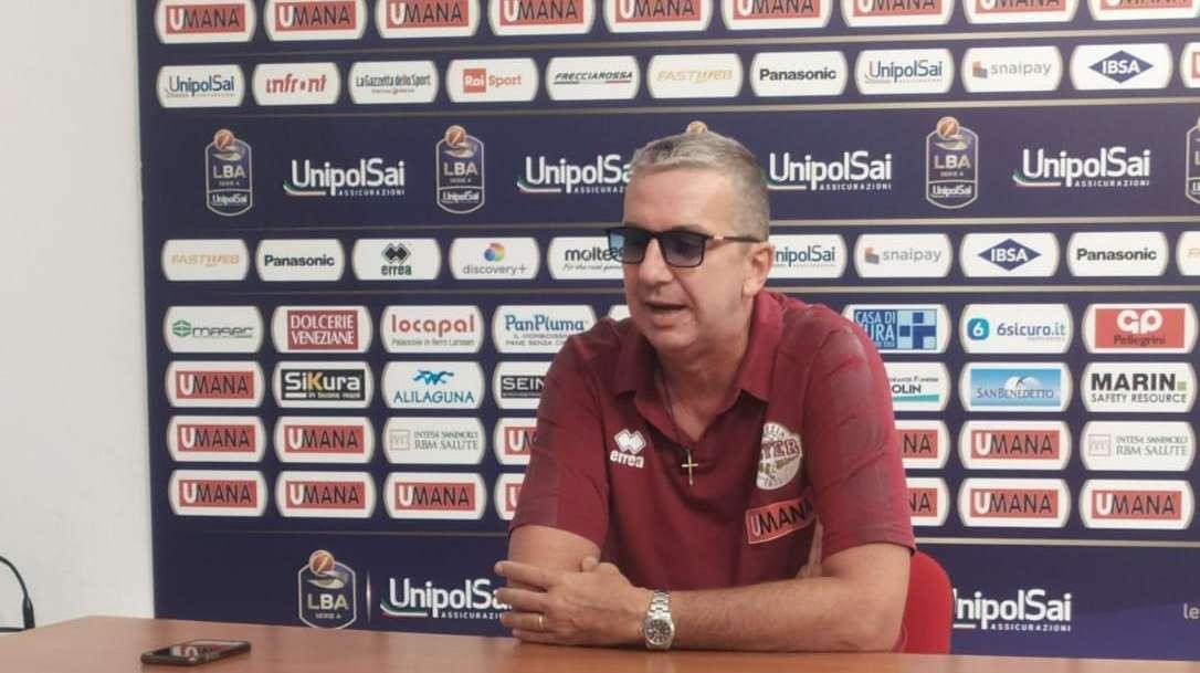 De Raffaele: "Cremona abbina giocatori d'esperienza e giovani italiani di qualità, non andrà sottovalutata"