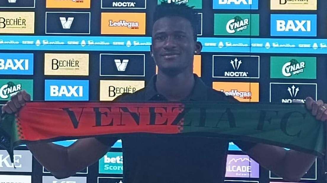 Venezia, Conde si presenta: "Volevo venire qui già in estate, mi ispiro a Makelele e Pogba"