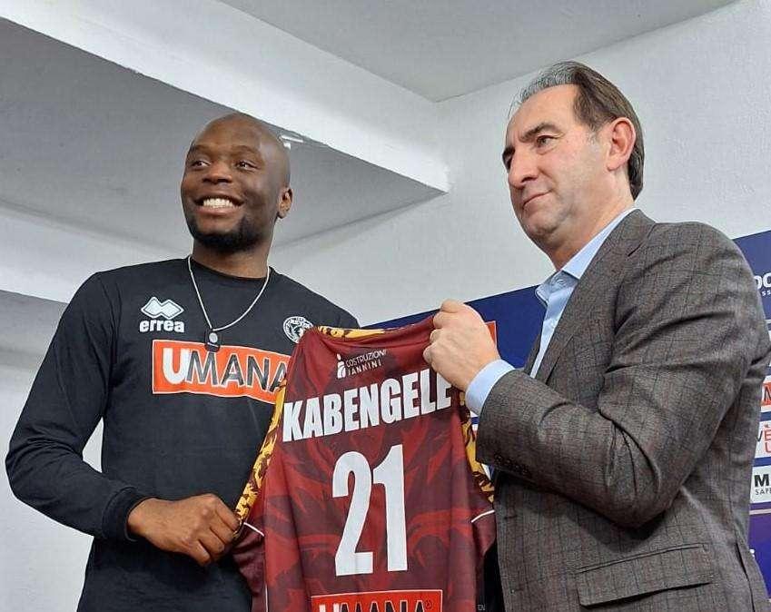Reyer, Kabengele: "Sono molto contento di essere a Venezia. La squadra è super e sono pronto a dare tutto me stesso per aiutarla"