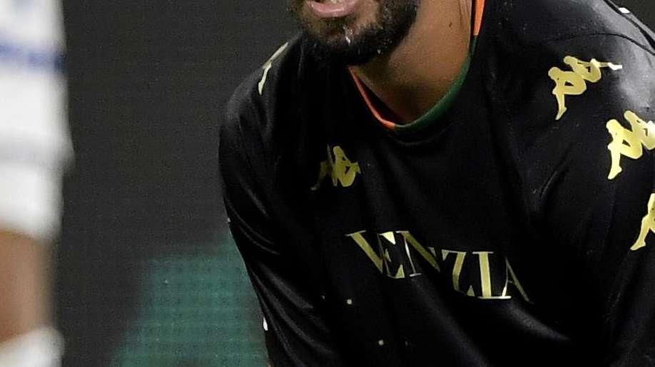 Comunicato ufficiale relativo al Regolamento Maglie, il Venezia dovrà nuovamente togliere il "crest" del club