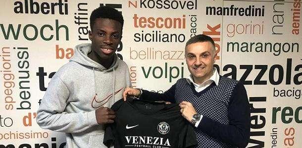 UFFICIALE - Dal Frosinone arriva in prestito il centrocampista ghanese Besea
