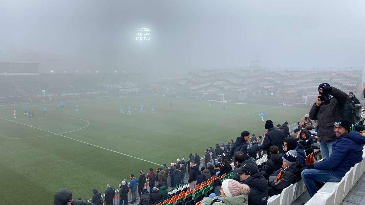 Venezia-Ternana, nebbia molto fitta al Penzo per la gara