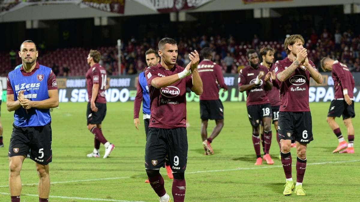 La classifica della Serie A, la Salernitana batte il Genoa e scavalca il Cagliari