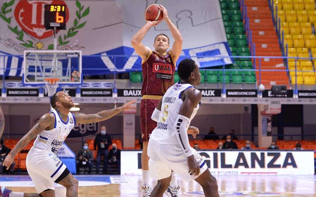 Brindisi-Venezia le pagelle: Clark e "De Nik" al top, Bramos è nella storia
