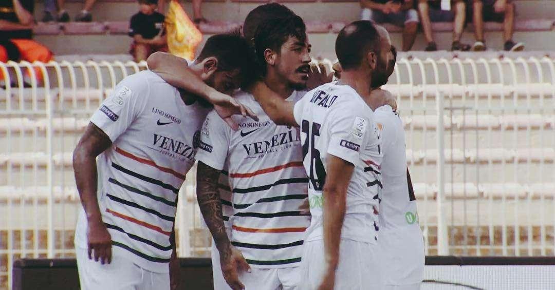 Di Mariano: "Finalmente la vittoria, dedico il gol a mio padre"