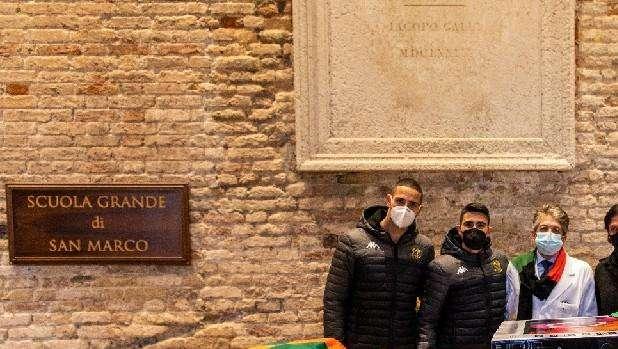 Il Venezia FC porta una donazione all'Ospedale Giovanni Paolo di Venezia