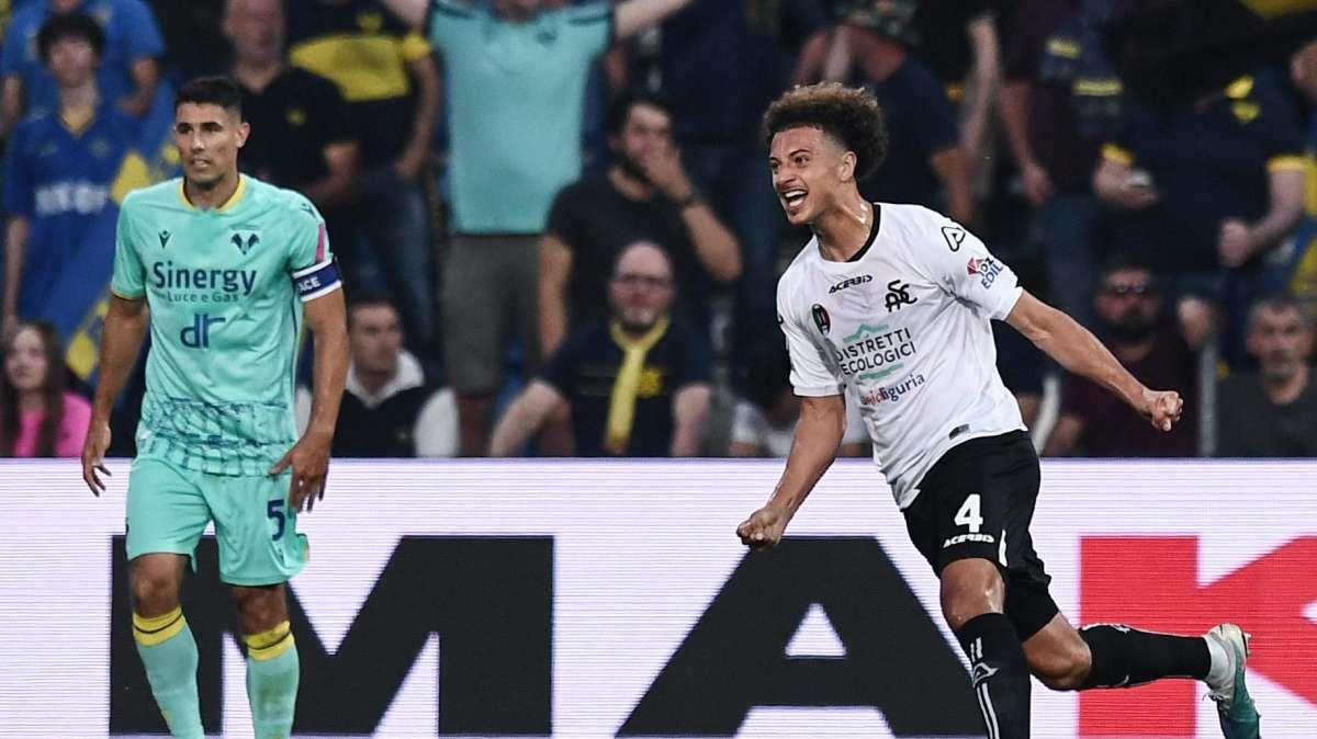 Ex Venezia, Ampadu colonna del Leeds: nuovo rinnovo quadriennale