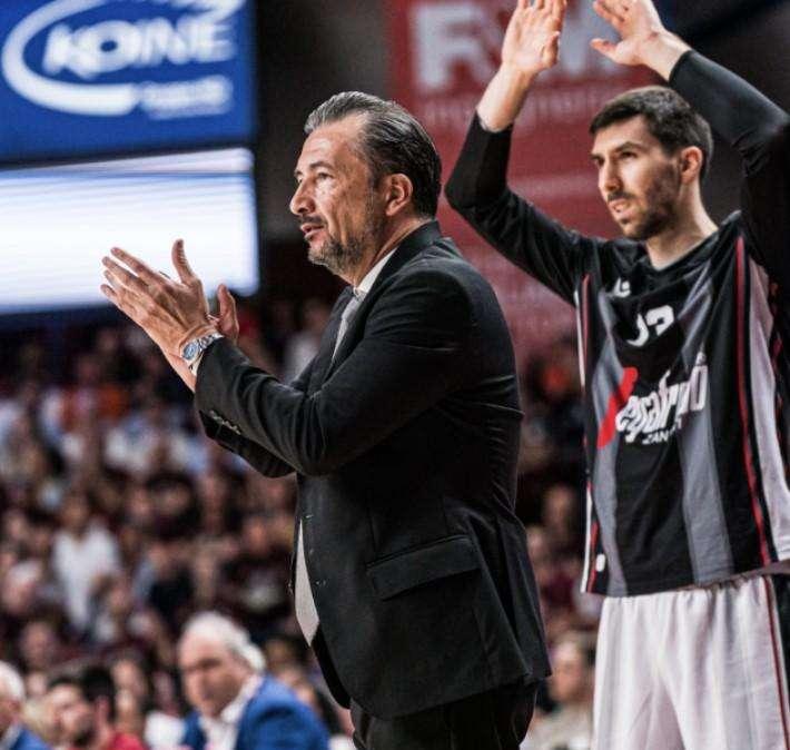 Coach Banchi: "Bene i primi 20 minuti. Nel secondo tempo abbiamo perso la fiducia" 
