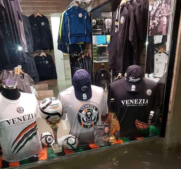 Un calcio all’Acqua Alta