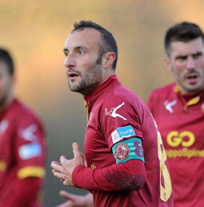Il Livorno corregge parzialmente il tiro, otto sicuri del taglio, tre trattative