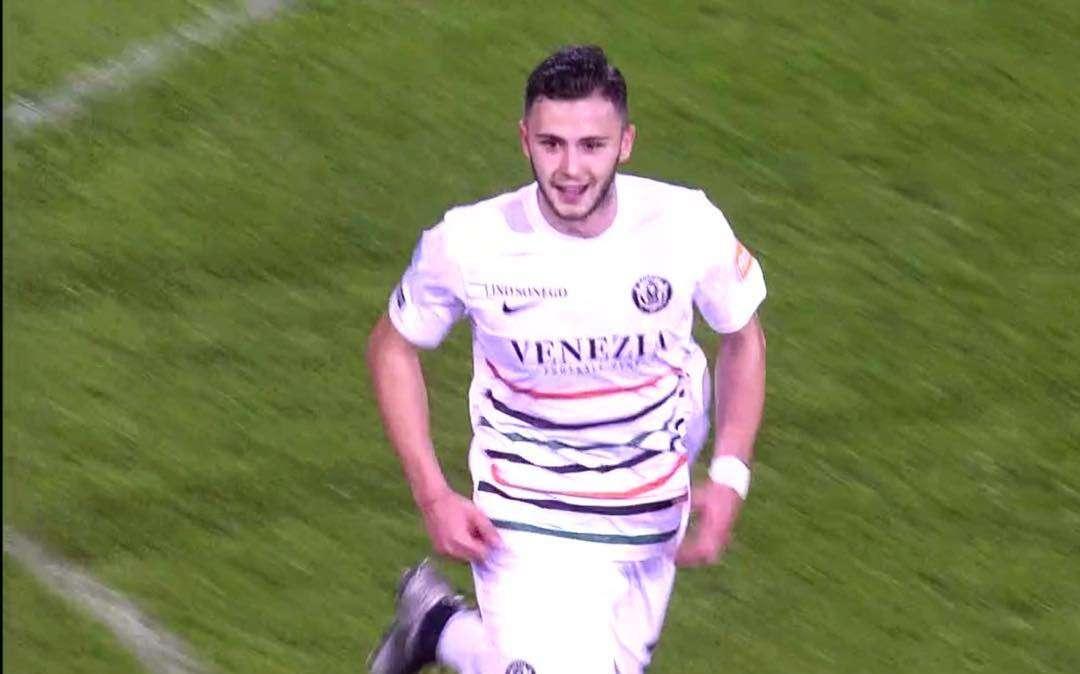 Vrioni: "Bazzani aiuterà molto noi attaccanti, il nuovo inizio è stato promettente"
