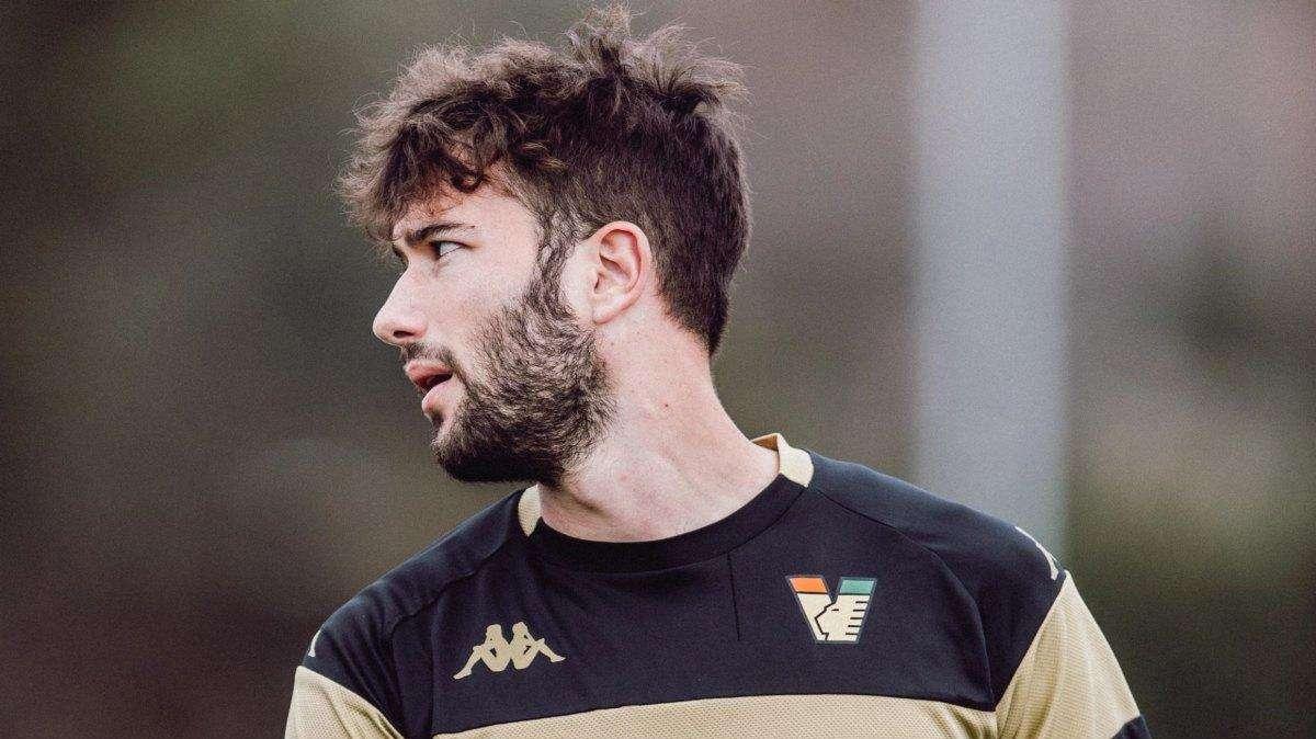 Venezia, Sverko operato per ridurre la frattura al setto nasale