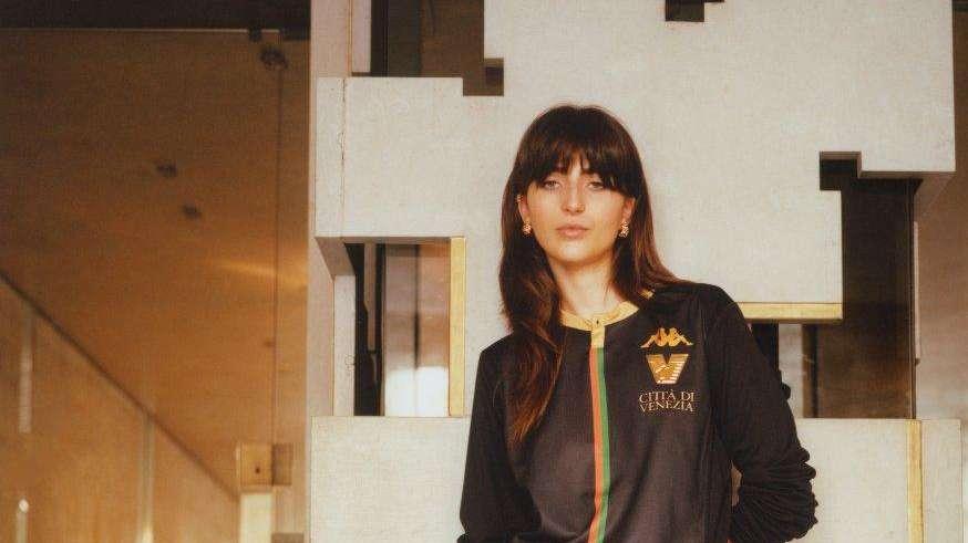 PRESENTATA LA PRIMA MAGLIA DEL VENEZIA PER LA STAGIONE 2023/2024
