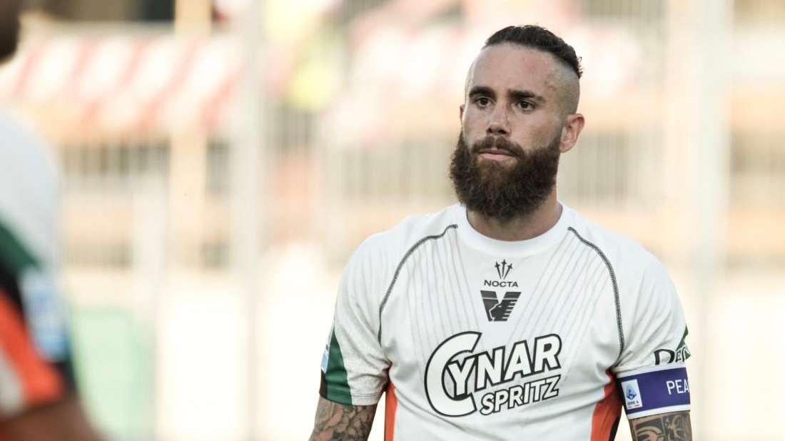Venezia in campo contro la Fiorentina con la divisa da trasferta realizzata da Nocta