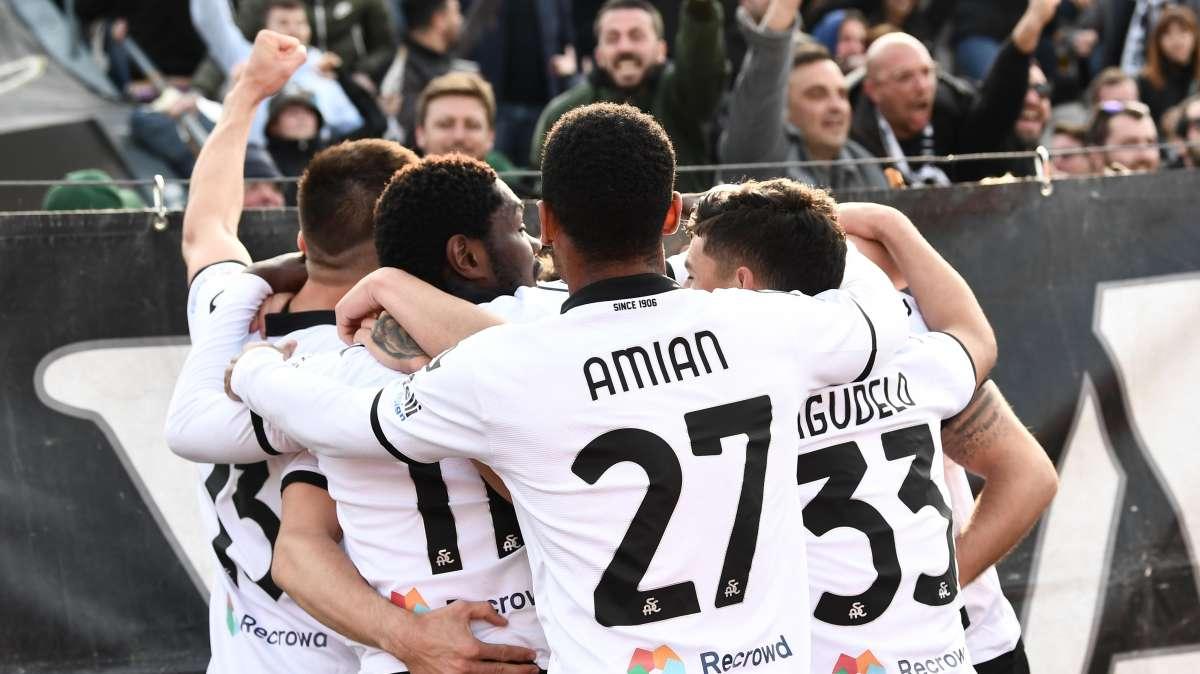Spezia-Venezia, la carica della Curva Ferrovia: "Lottiamo verso un unico obiettivo!"