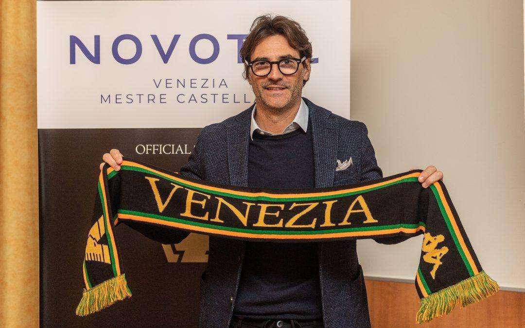Giovedì 27 aprile Paolo Vanoli incontrerà i tifosi alle ore 18:30 allo store di Rialto