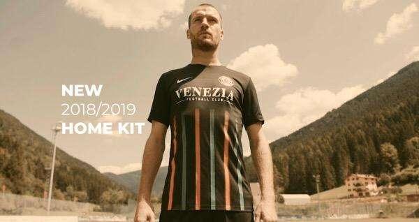 Presentata la nuova prima maglia!