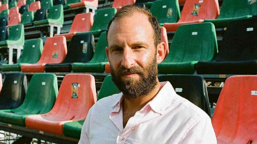 Philipakos: "Analizziamo con attenzione le critiche, basta contrapporre locale e straniero, remiamo tutti nella stessa direzione: vogliamo stabilmente la A"
