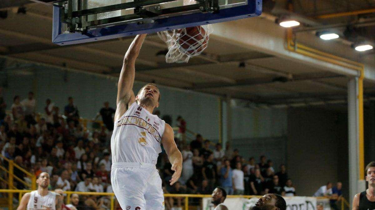 Buona la prima per la Reyer, la sgroppata con l'APU finisce 88-58