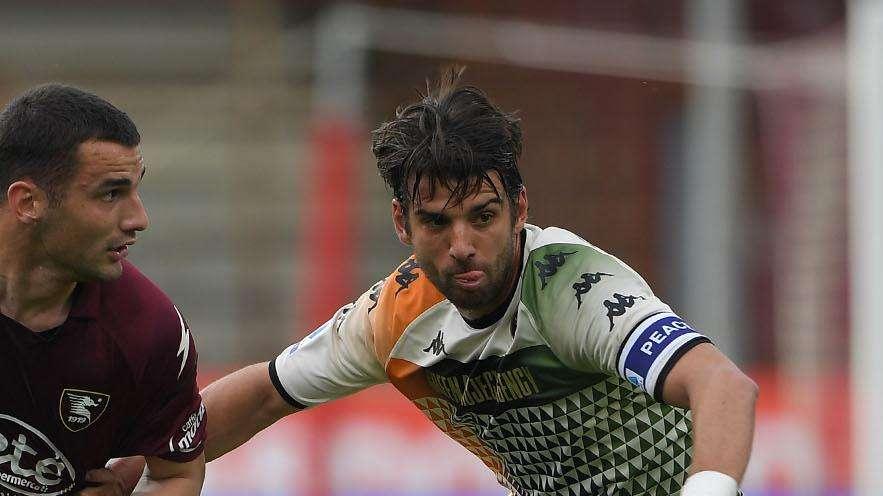 Ceccaroni: "Felice di aver rinnovato il contratto, ho sempre sentito grande fiducia. Ci aspetta un campionato difficile"