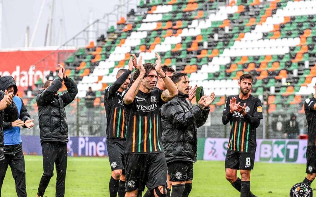 Palermo-Venezia, LE FORMAZIONI UFFICIALI, Suciu al posto di Segre, Trajkovski dietro le punte per Stellone